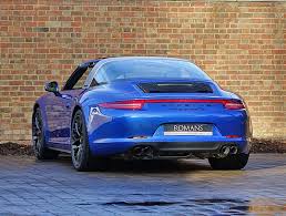 Sapphire blue Porsche 991